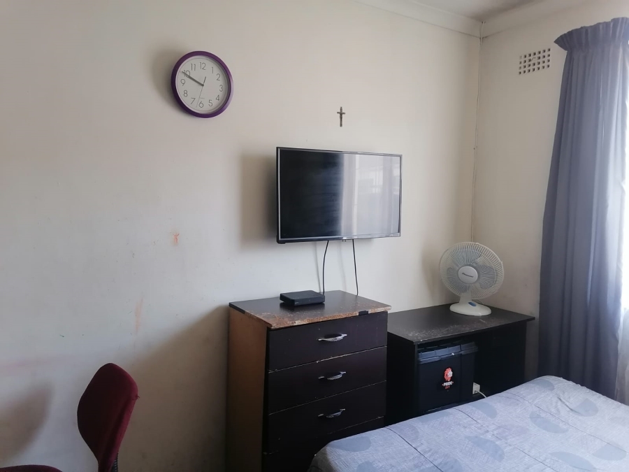 2 Bedroom Property for Sale in Grassy Park Western Cape